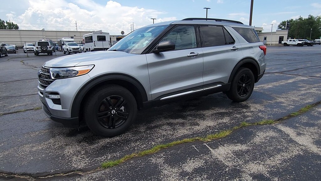Used 2024 Ford Explorer XLT WAGON