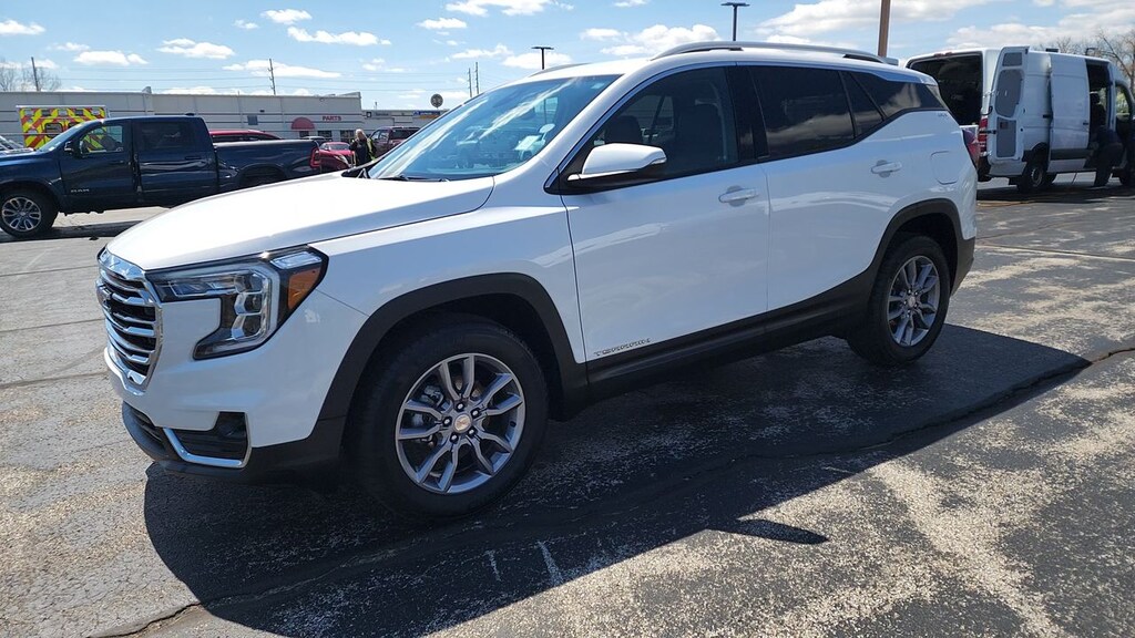 Used 2024 GMC Terrain SLT WAGON