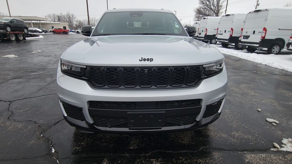 Used 2024 Jeep Grand Cherokee L-WAGON 4 DO