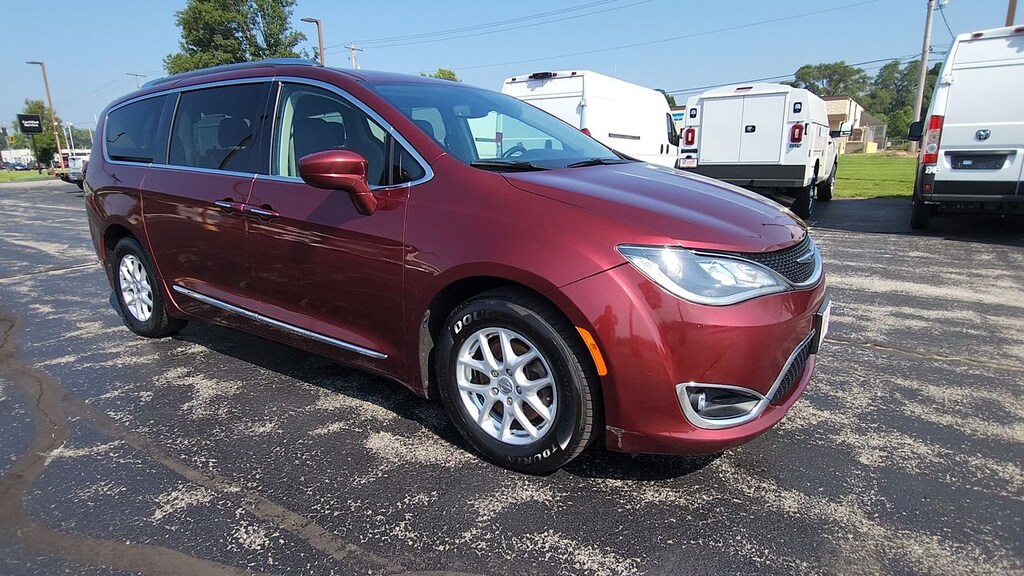 Used 2020 Chrysler Pacifica Tourin VAN PASSENGE