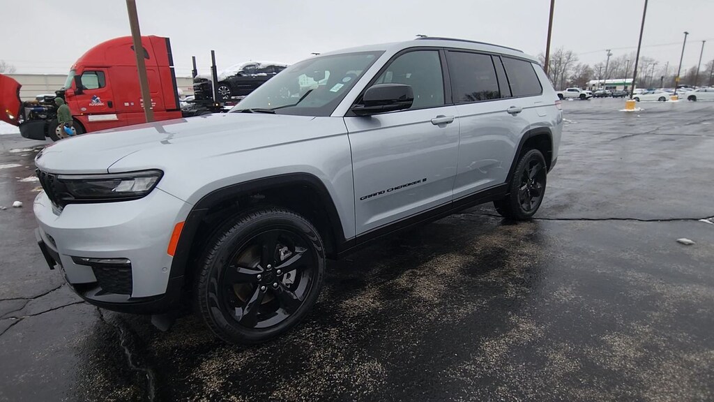 Used 2024 Jeep Grand Cherokee L-WAGON 4 DO