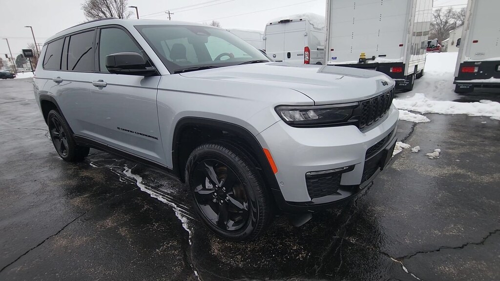 Used 2024 Jeep Grand Cherokee L-WAGON 4 DO