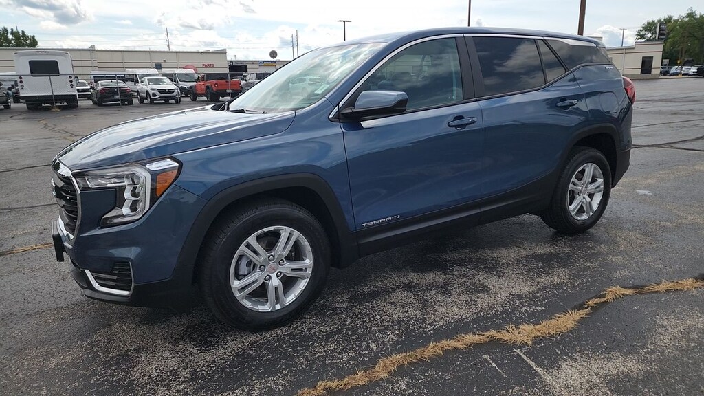 Used 2024 GMC Terrain SLE WAGON