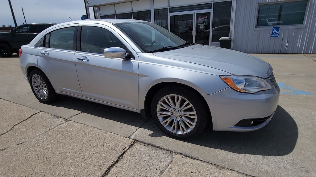 Used 2012 Chrysler 200 Limited SEDAN