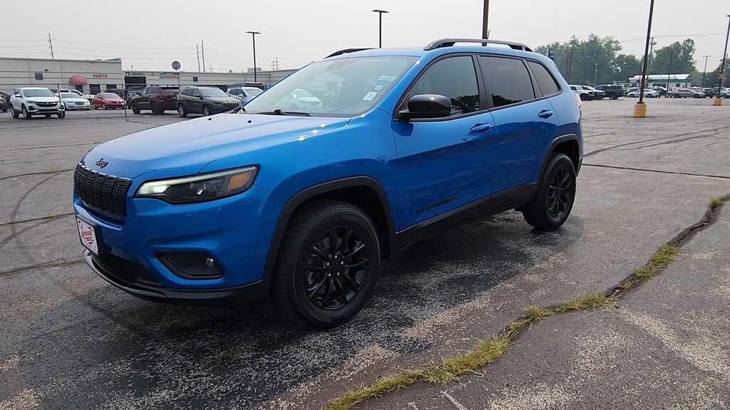Used 2023 Jeep Cherokee Altitu WAGON