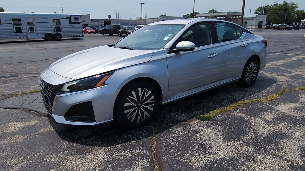 Used 2024 Nissan Altima SV SEDAN