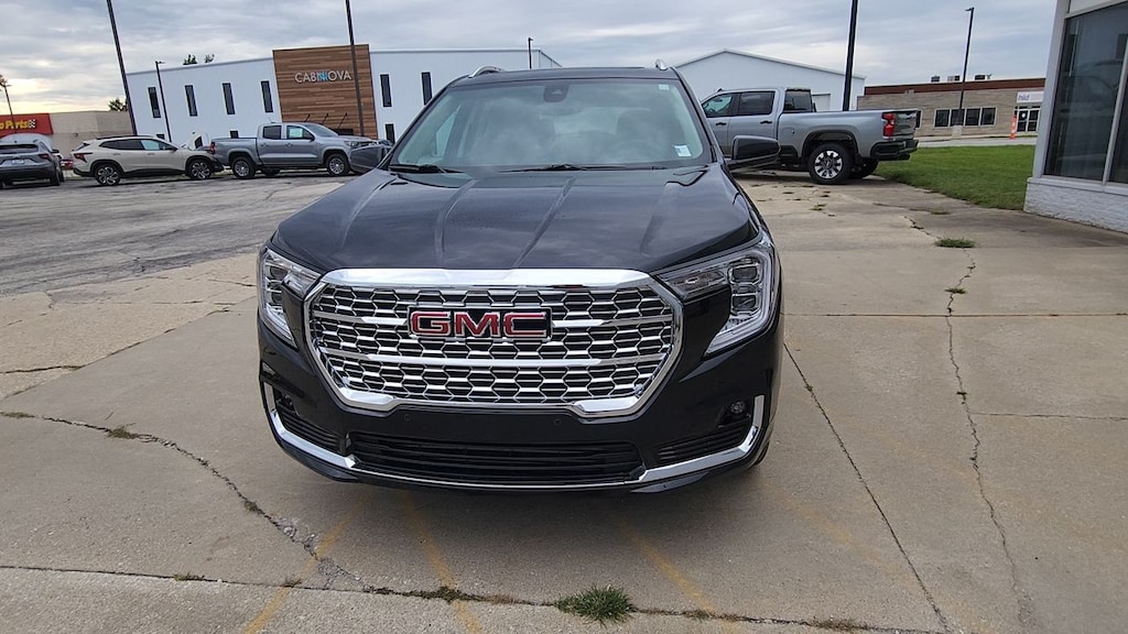 Used 2023 GMC Terrain WAGON