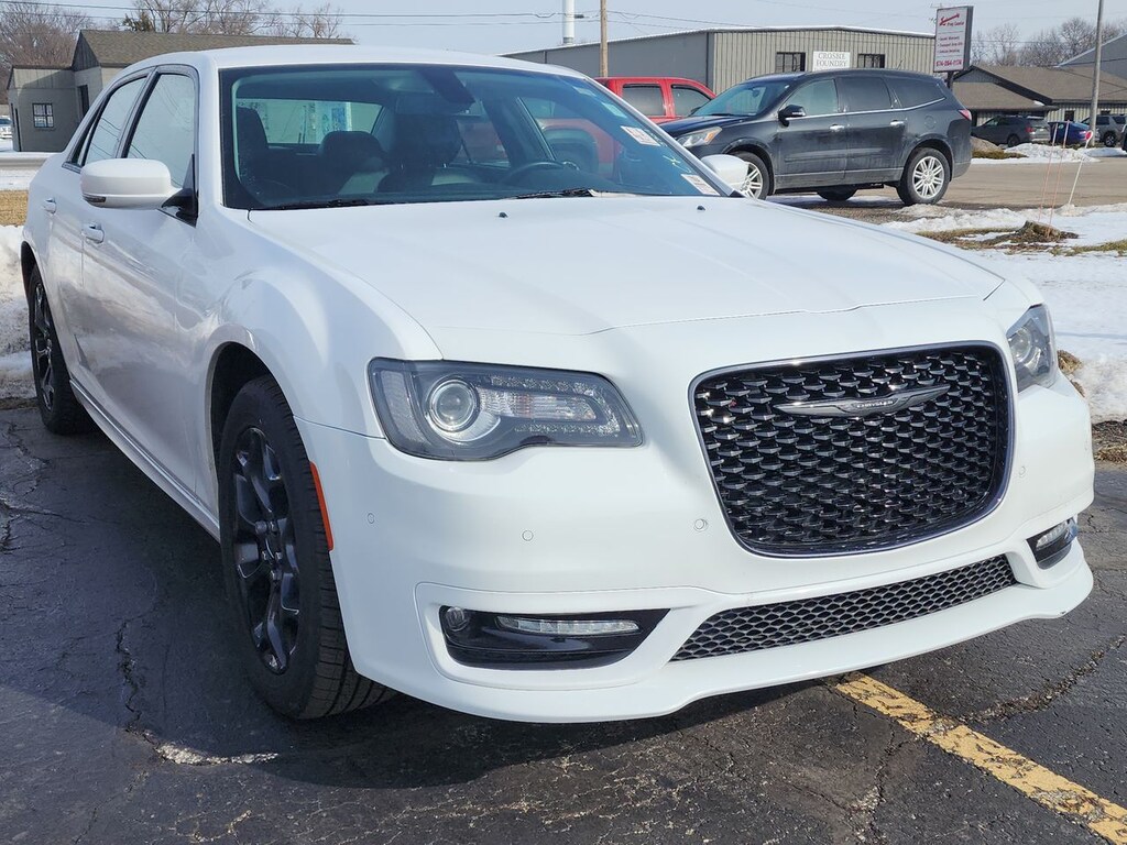 Used 2022 Chrysler 300 Touring L SEDAN