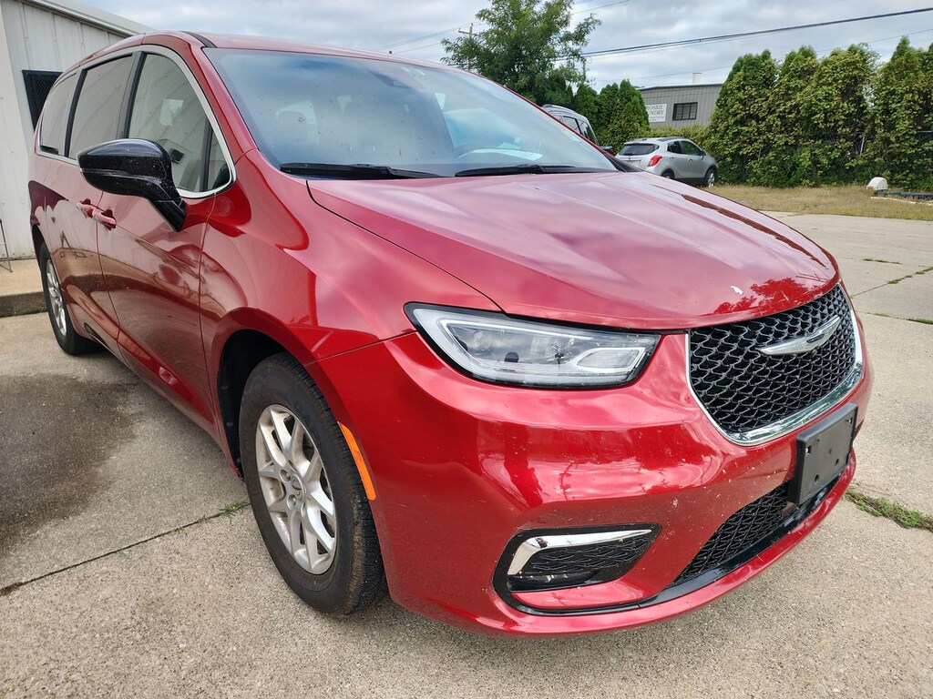 Used 2025 Chrysler Pacifica Select VAN PASSENGE