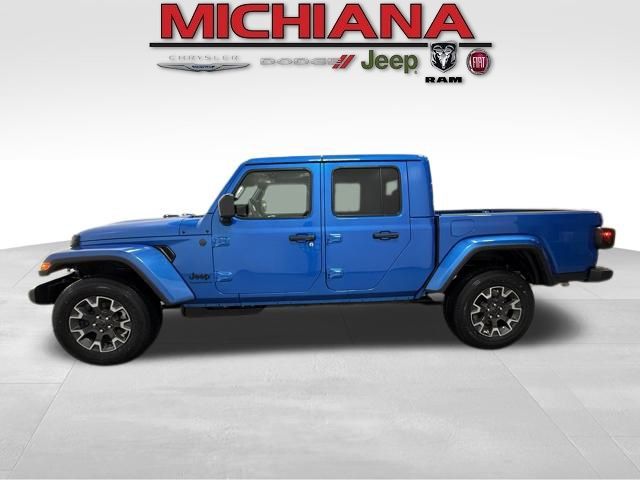 2026 Jeep Gladiator Sahara's photo