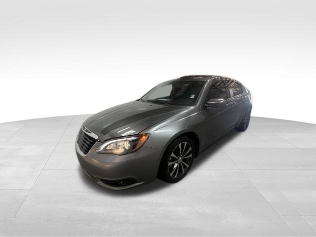 Used 2013 Chrysler 200 Limited with VIN 1C3CCBCGXDN583215 for sale in Mishawaka, IN