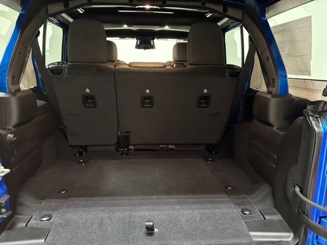 2026 Jeep Wrangler 4-Door Willys - Photo 10