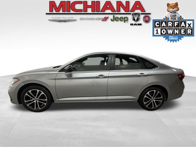 2025 Volkswagen Jetta Sport's photo