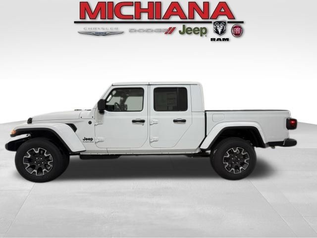 2026 Jeep Gladiator Sahara Auto's photo
