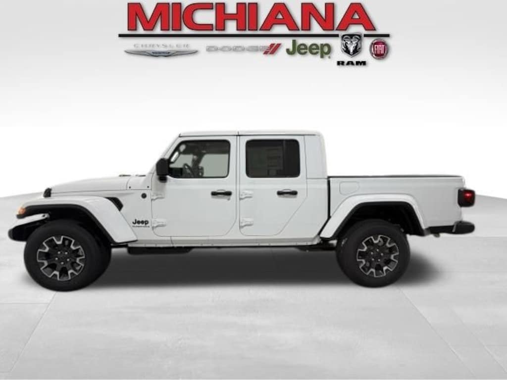 New 2026 Jeep Gladiator Sahara Pickup