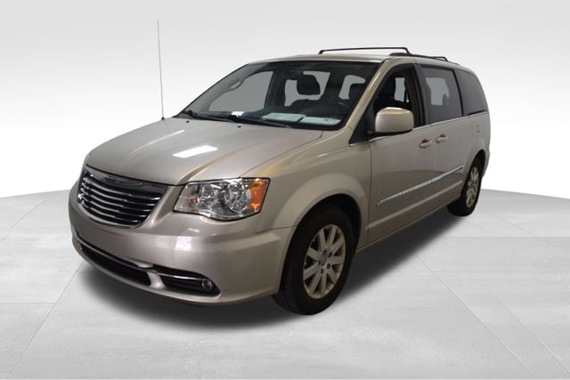 Used 2016 Chrysler Town & Country Touring with VIN 2C4RC1BGXGR186385 for sale in Mishawaka, IN