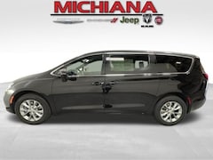 2026 Chrysler Pacifica SELECT AWD Passenger Van