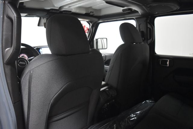 2025 Jeep Gladiator Willys - Photo 19