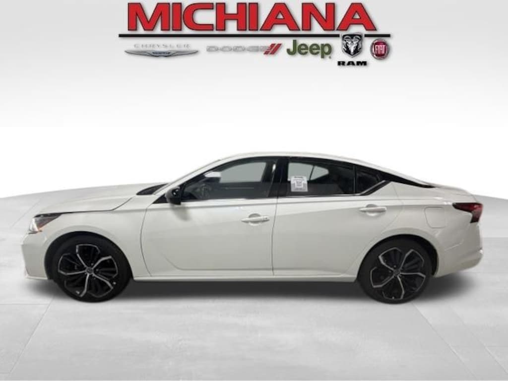 Used 2024 Nissan Altima 2.5 SR Sedan