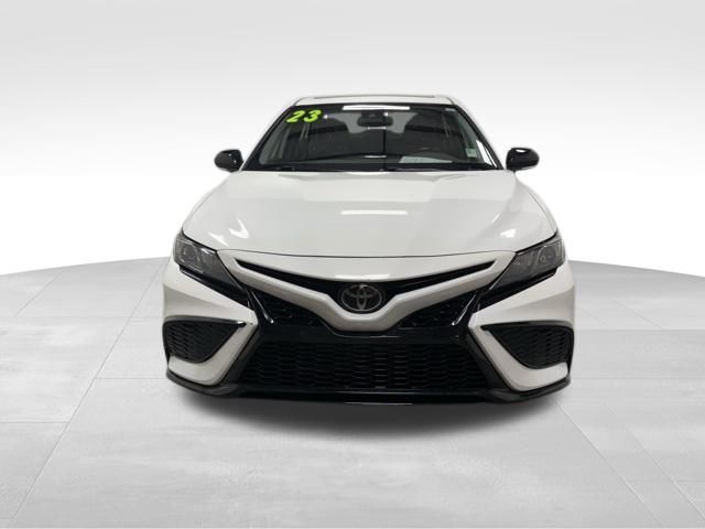 2023 Toyota Camry SE photo 3