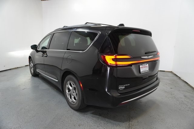 Used 2022 Chrysler Pacifica Limited with VIN 2C4RC1GGXNR177093 for sale in Mishawaka, IN