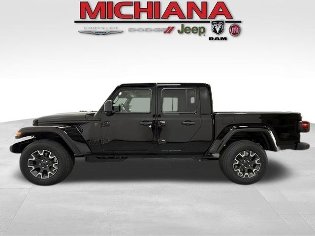 2026 Jeep Gladiator Sahara Auto's photo