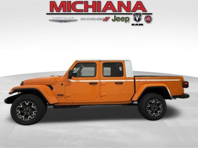 2026 Jeep Gladiator Sahara Auto's photo
