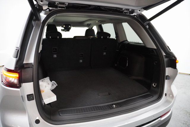 2024 Jeep Cherokee 4xe Sport photo 4