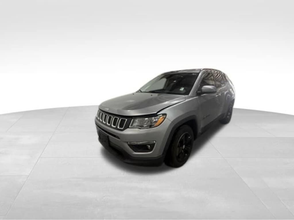 Used 2018 Jeep Compass Latitude FWD SUV