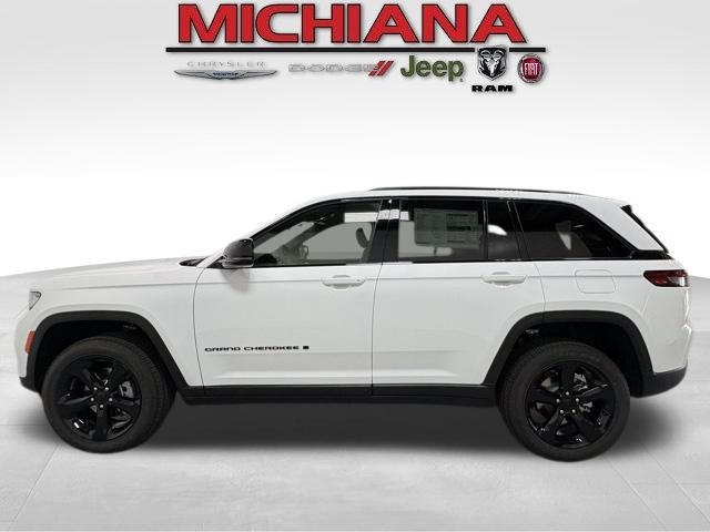 2025 Jeep Grand Cherokee Altitude's photo