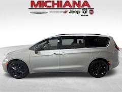 2026 Chrysler Pacifica Select Passenger Van