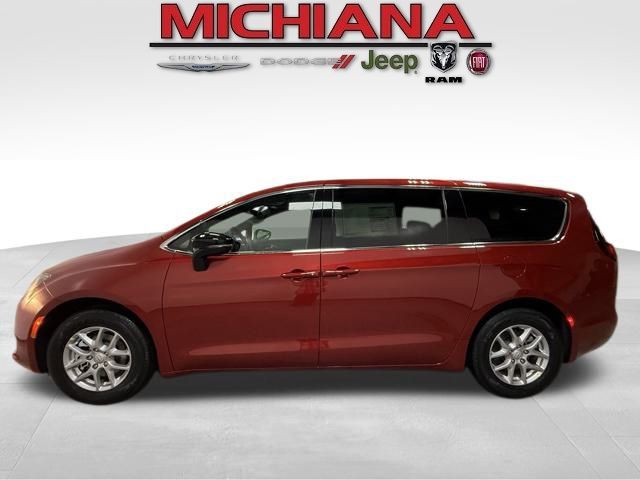 2026 Chrysler Voyager LX's photo