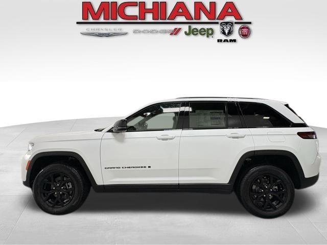 2025 Jeep Grand Cherokee Altitude's photo
