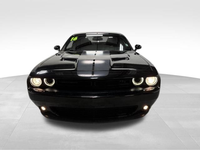 2016 Dodge Challenger R/T Plus photo 3
