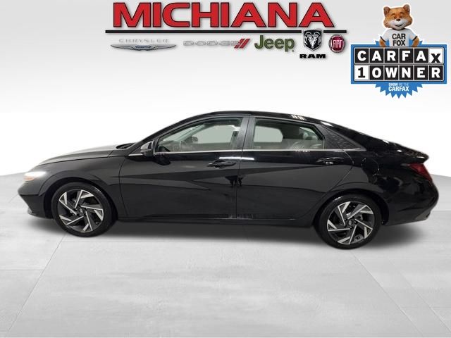 2024 Hyundai Elantra Limited's photo