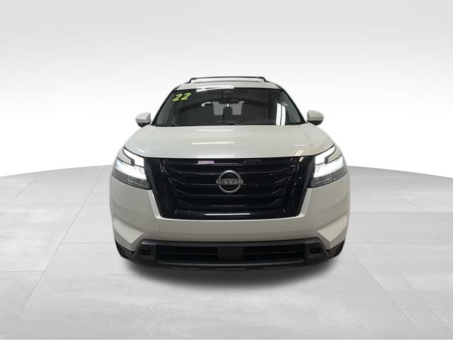 2022 Nissan Pathfinder SV photo 2