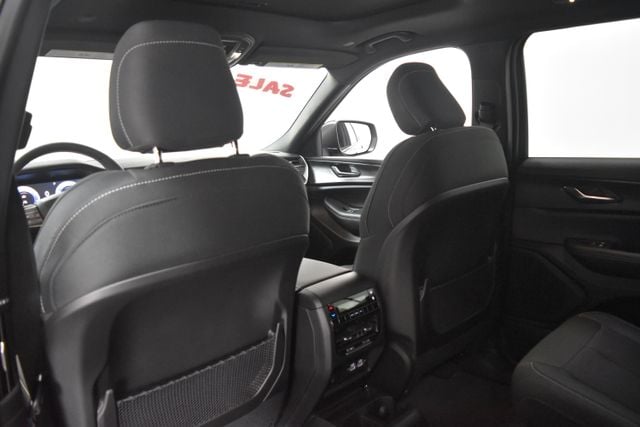 2025 Jeep Grand Cherokee L Laredo - Photo 18