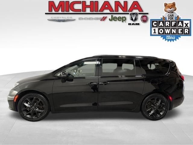 2025 Chrysler Pacifica Van Passenger Van 