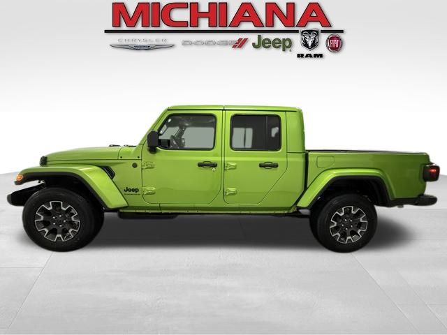 2026 Jeep Gladiator Sahara's photo