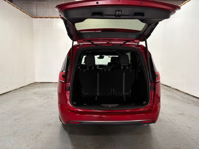 2026 Chrysler Pacifica Select - Photo 8