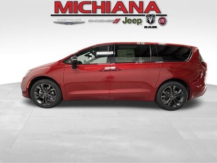 2026 Chrysler Pacifica Select Passenger Van