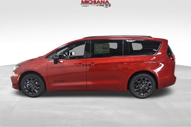 2025 Chrysler Pacifica Select's photo