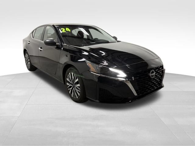 2024 Nissan Altima 2.5 SV photo 2