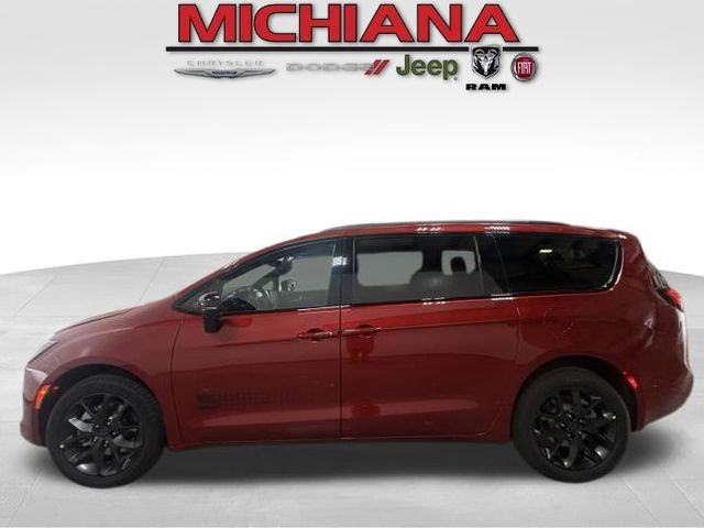 2027 Chrysler Pacifica