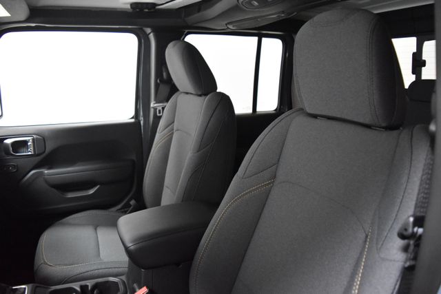 2025 Jeep Gladiator Willys - Photo 11