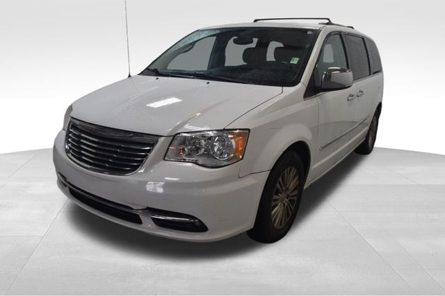 Used 2014 Chrysler Town & Country Touring-L with VIN 2C4RC1CG7ER279926 for sale in Mishawaka, IN