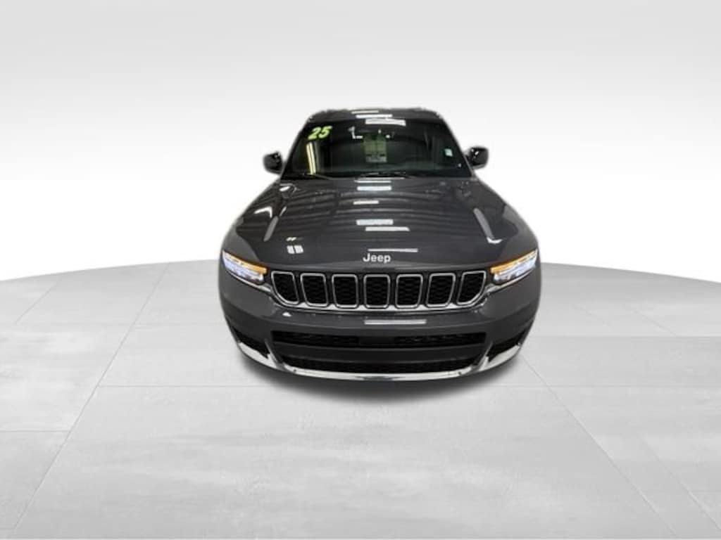 Used 2025 Jeep Grand Cherokee L Laredo SUV