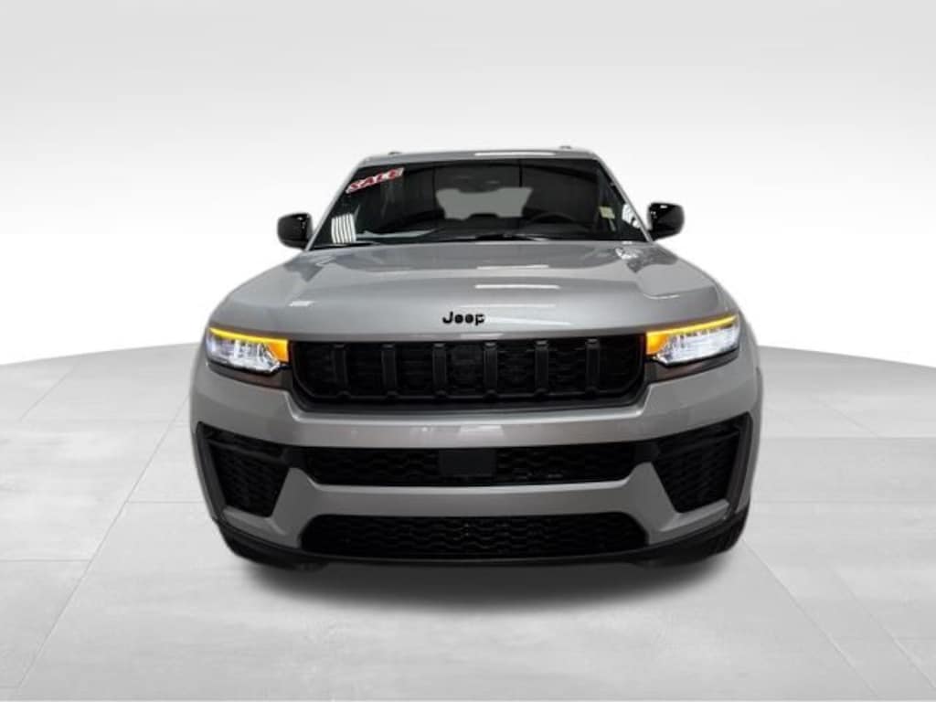 New 2026 Jeep Grand Cherokee Laredo Altitude Sport Utility