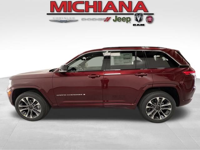 2025 Jeep Grand Cherokee Overland's photo