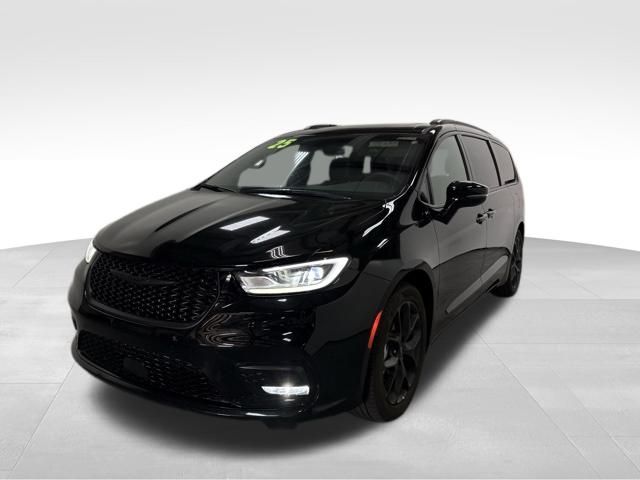 2025 Chrysler Pacifica Limited photo 2